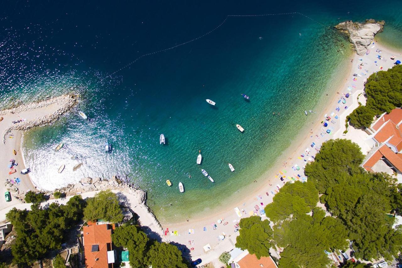 Apartments By The Sea Brela, Makarska - 16065 Extérieur photo